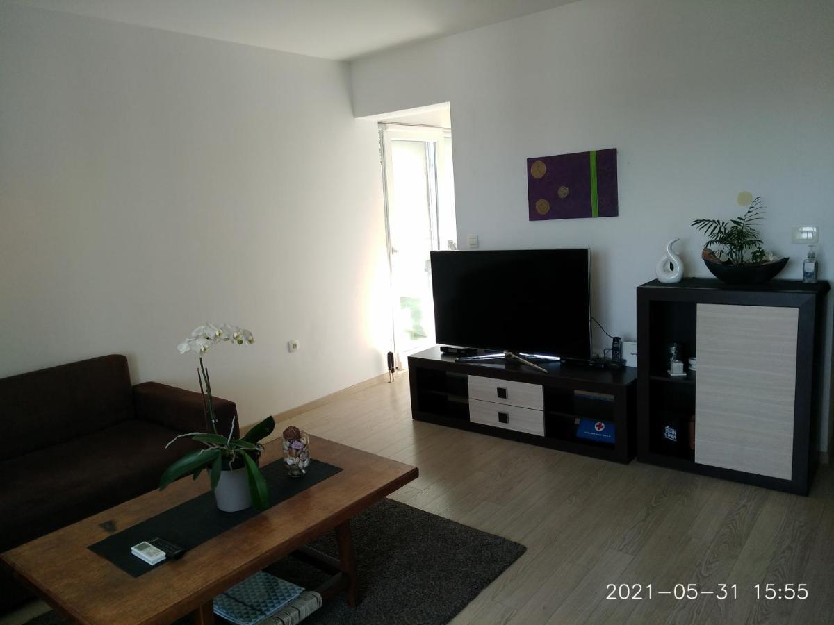 Private Pool And Sea View Apartment Омиш Экстерьер фото