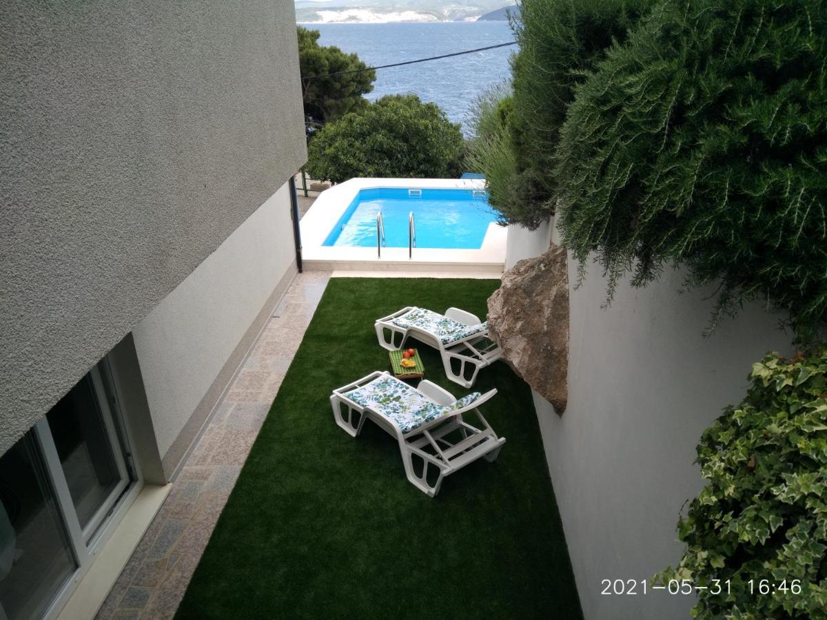 Private Pool And Sea View Apartment Омиш Экстерьер фото