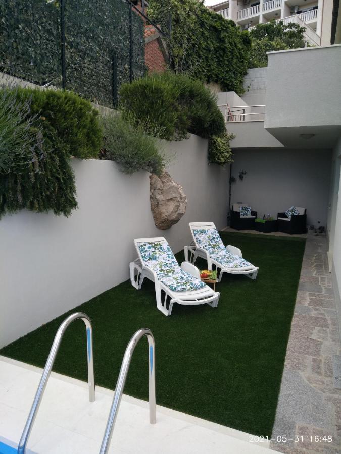 Private Pool And Sea View Apartment Омиш Экстерьер фото
